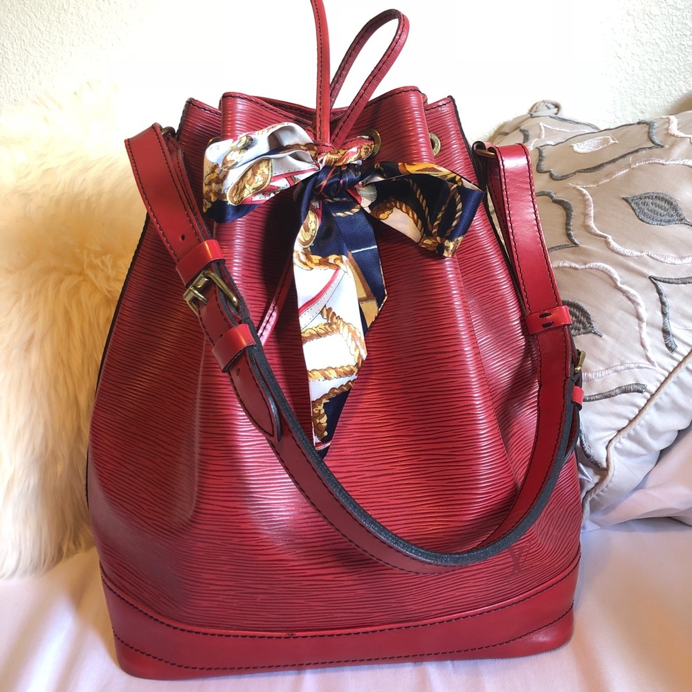 Authentic Louis vuitton Epi Noe gm